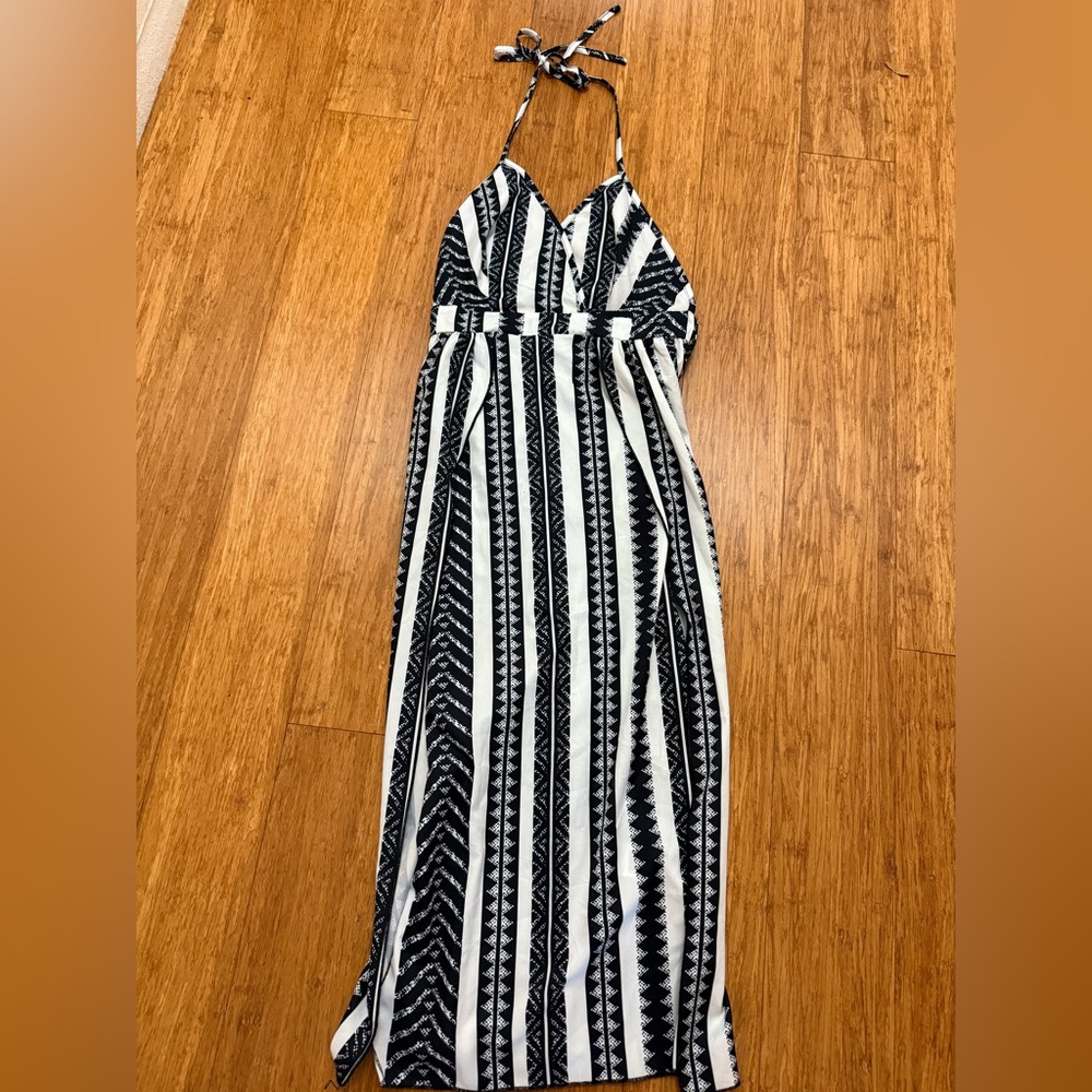 Niay dress with double slips ties around neck black and white size S